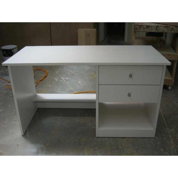 Custom Desk(W9)